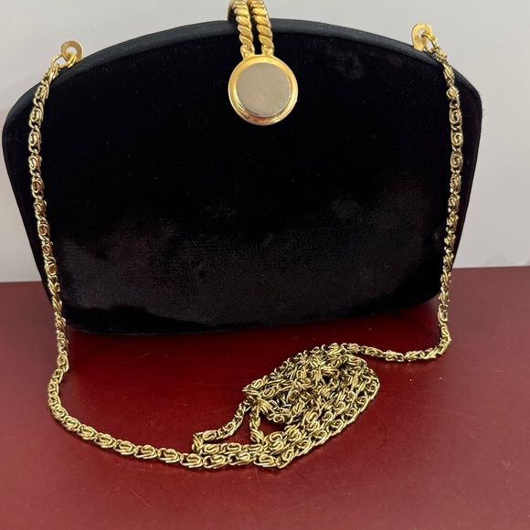 Elegant Black Velvet Evening Bag with Gold Chain - Picture 1 of 9